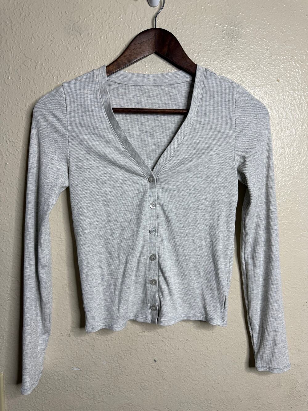 Vuori Long SLeeve Pose Cardigan White Heather Grey size XS Ribbed Button Front